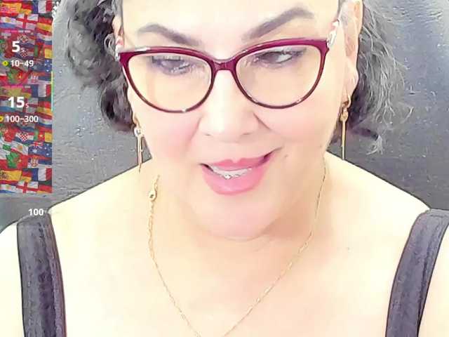 cataleya-mom live cam on BongaCams