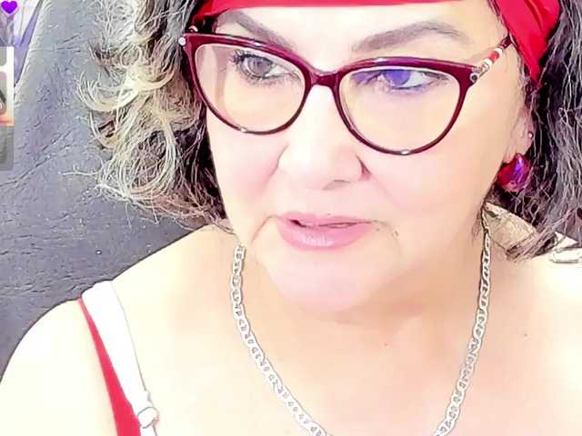cataleya-mom live cam on BongaCams
