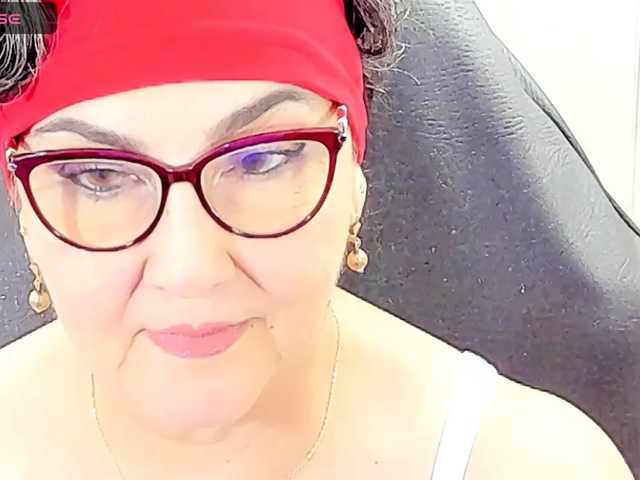 cataleya-mom, en vivo ahora en BongaCams