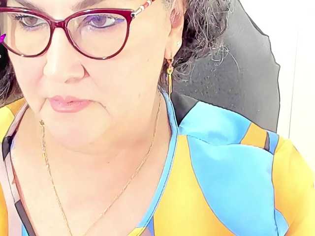 cataleya-mom live cam on BongaCams
