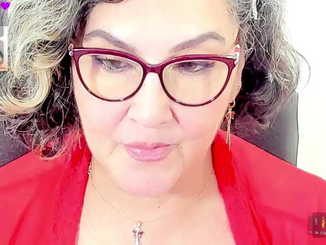cataleya-mom live cam on BongaCams