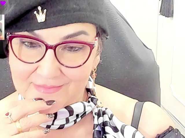 cataleya-mom live cam on BongaCams
