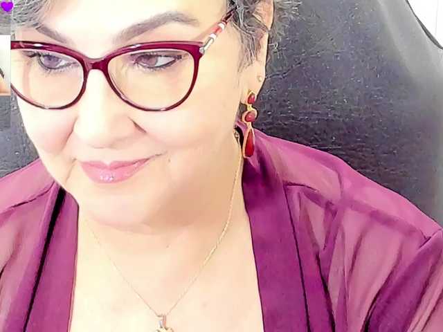 cataleya-mom live cam on BongaCams