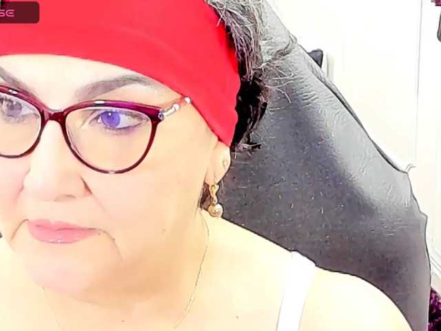 cataleya-mom live cam on BongaCams