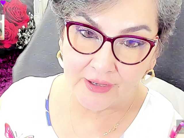 cataleya-mom live cam on BongaCams