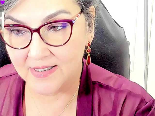 cataleya-mom live cam on BongaCams