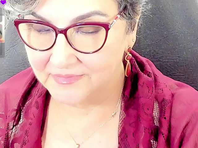 cataleya-mom live cam on BongaCams