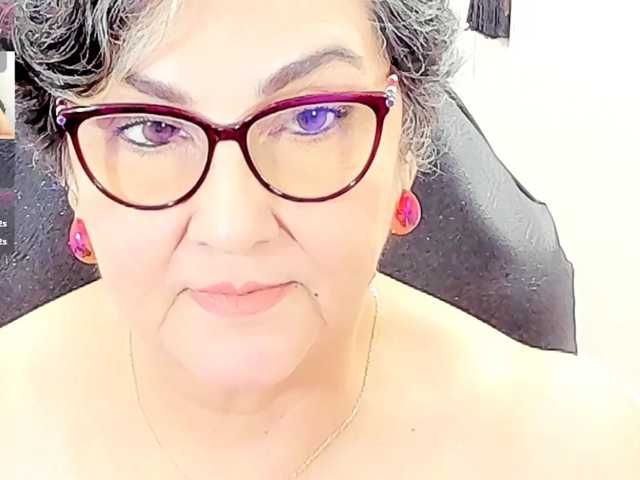 cataleya-mom, live now on BongaCams