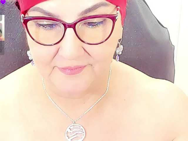 cataleya-mom live cam on BongaCams