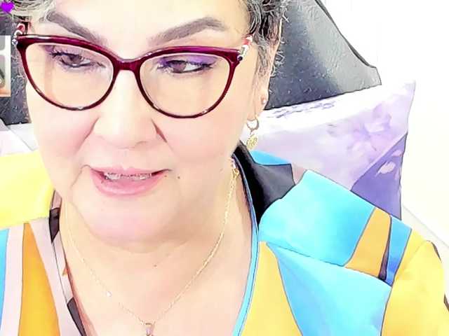 cataleya-mom live cam on BongaCams