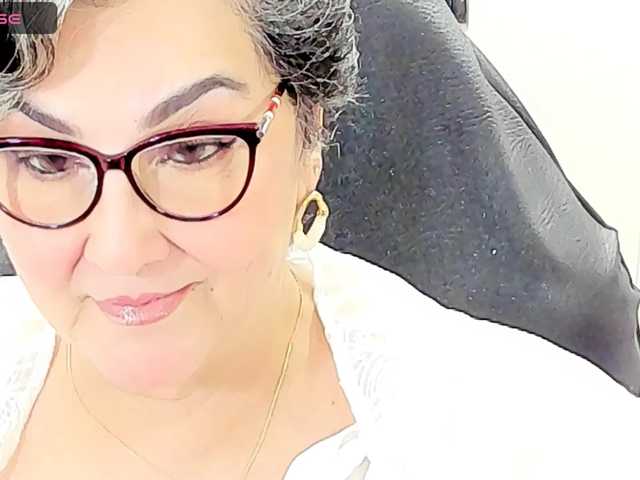 cataleya-mom live cam on BongaCams