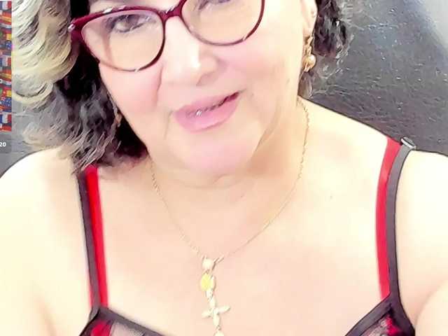 cataleya-mom live cam on BongaCams