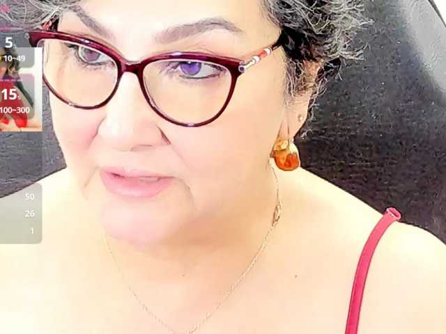 cataleya-mom live cam on BongaCams