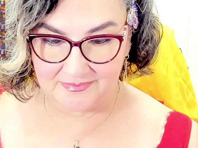 cataleya-mom live cam on BongaCams