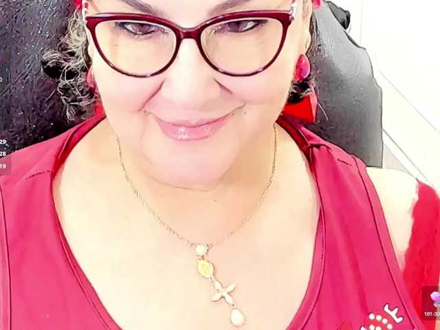 cataleya-mom live cam on BongaCams