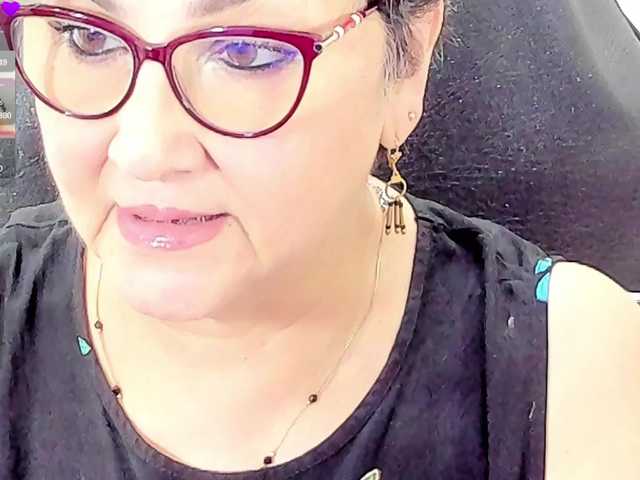 cataleya-mom live cam on BongaCams