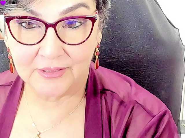 cataleya-mom live cam on BongaCams