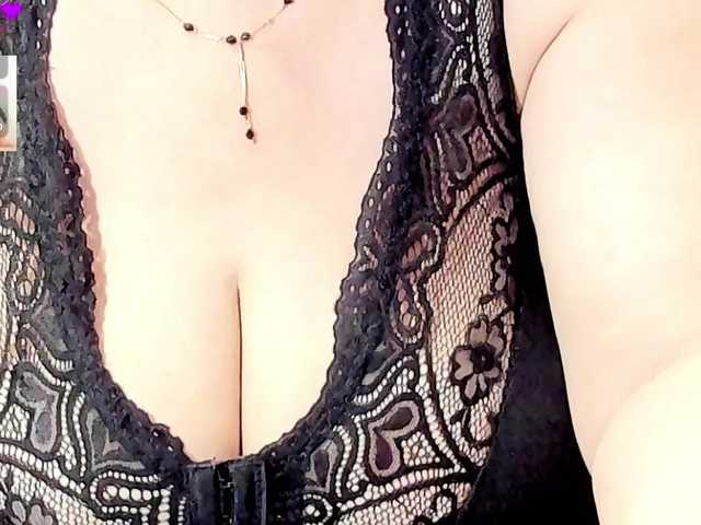 cataleya-mom live cam on BongaCams