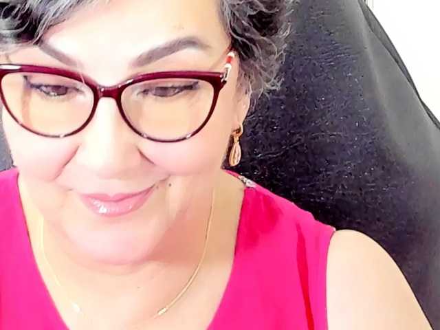 cataleya-mom live cam on BongaCams