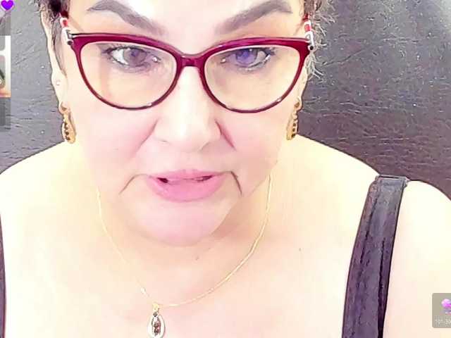 cataleya-mom live cam on BongaCams