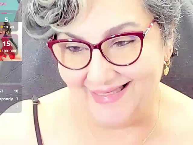 cataleya-mom live cam on BongaCams