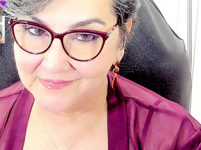 cataleya-mom live cam on BongaCams
