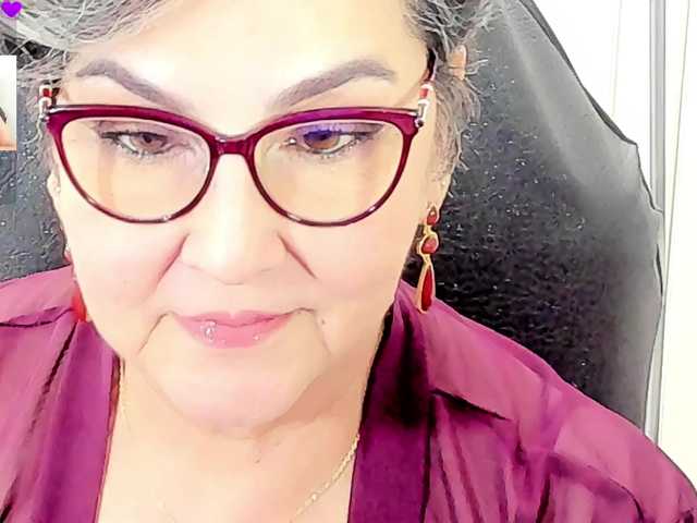 cataleya-mom live cam on BongaCams