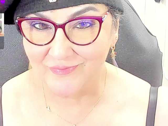 cataleya-mom live cam on BongaCams
