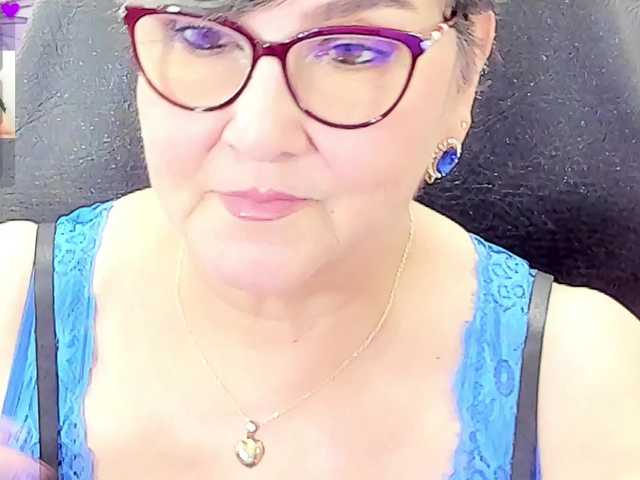 cataleya-mom live cam on BongaCams