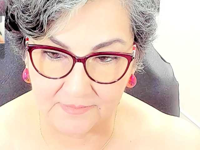 cataleya-mom, live now on BongaCams