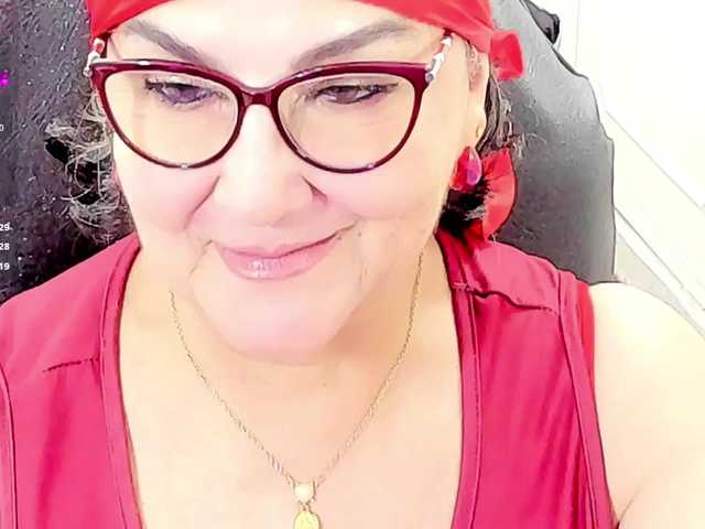 cataleya-mom live cam on BongaCams