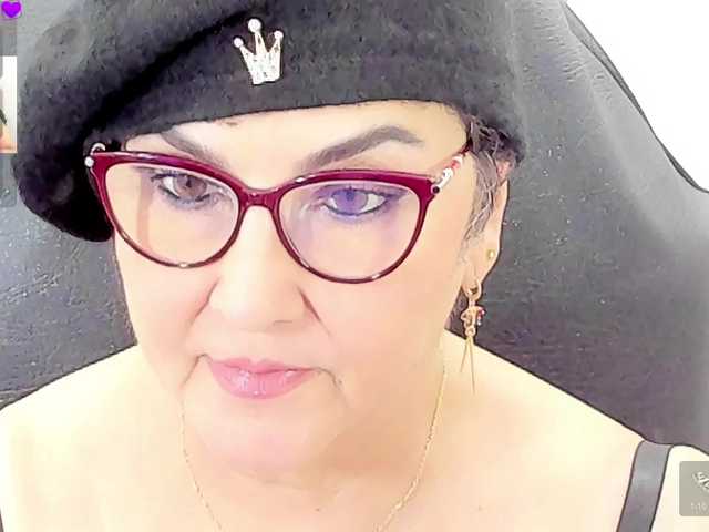 cataleya-mom live cam on BongaCams