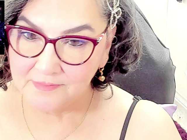 cataleya-mom live cam on BongaCams