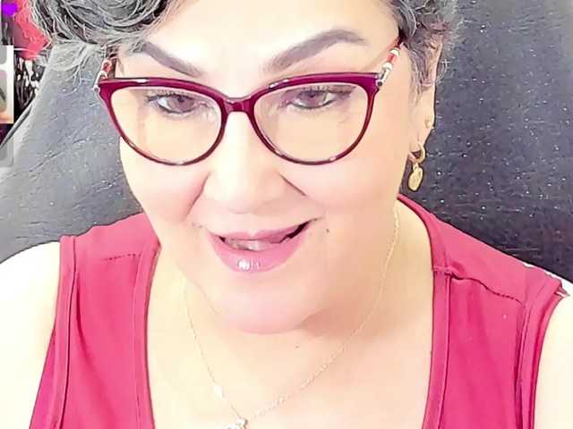 cataleya-mom live cam on BongaCams