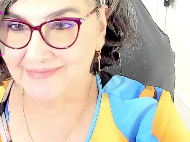 cataleya-mom live cam on BongaCams