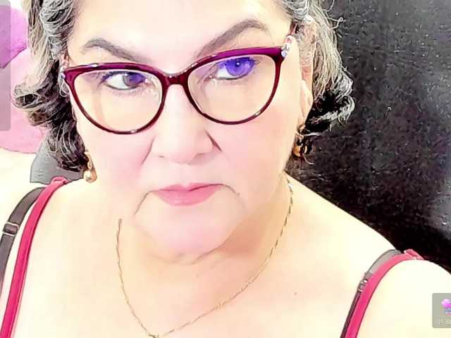 cataleya-mom's BongaCams show and profile