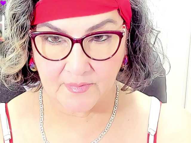 cataleya-mom live cam on BongaCams