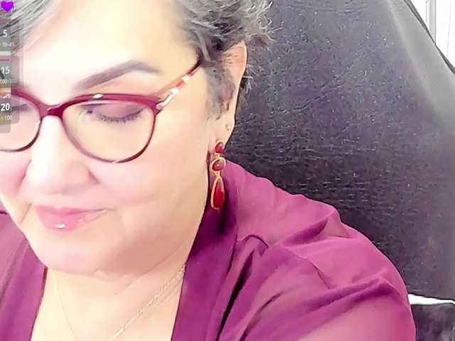 cataleya-mom live cam on BongaCams