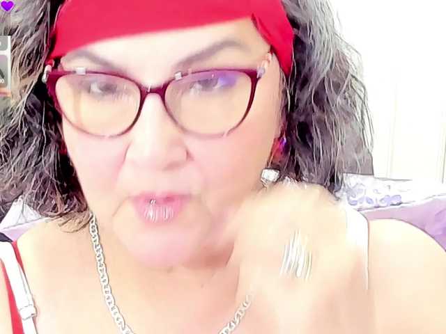 cataleya-mom live cam on BongaCams