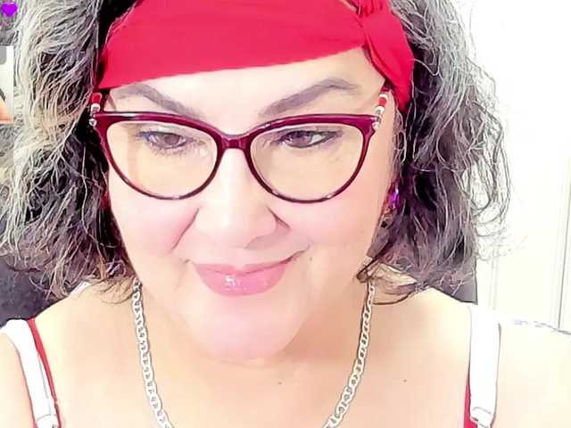 cataleya-mom live cam on BongaCams