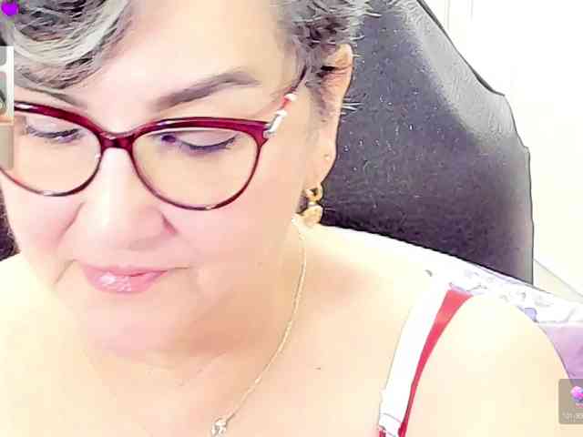 cataleya-mom Live Webcam on BongaCams