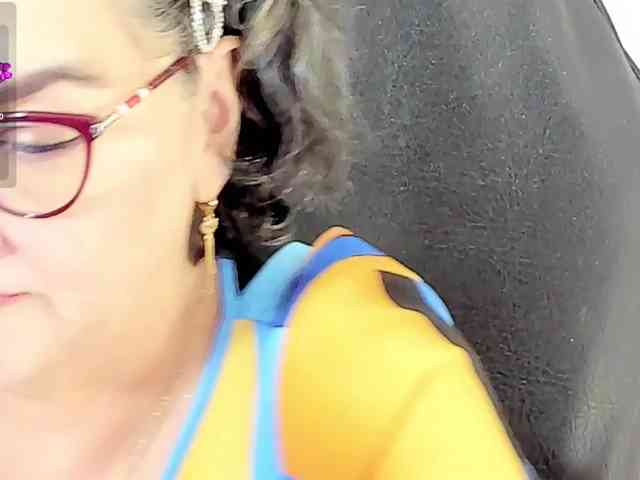 cataleya-mom Live Webcam on BongaCams