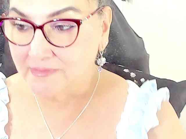 cataleya-mom Live Webcam on BongaCams