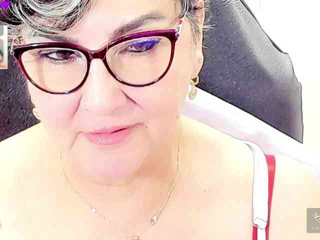 cataleya-mom Live Webcam on BongaCams