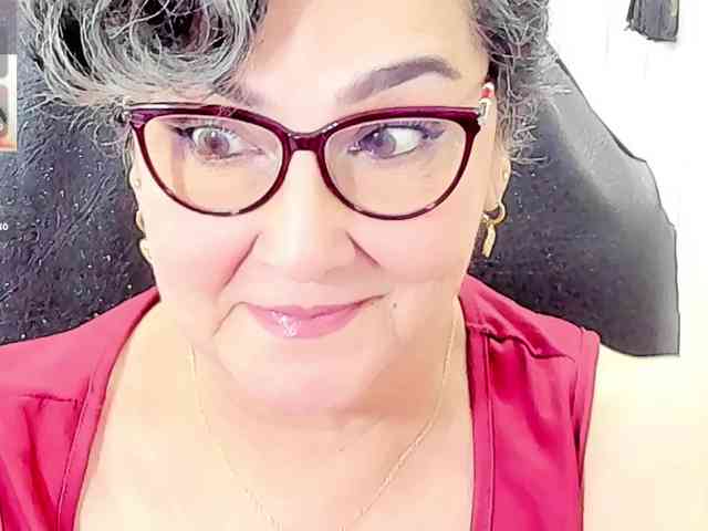 Cataleya-mom's cam show statistics and live stream