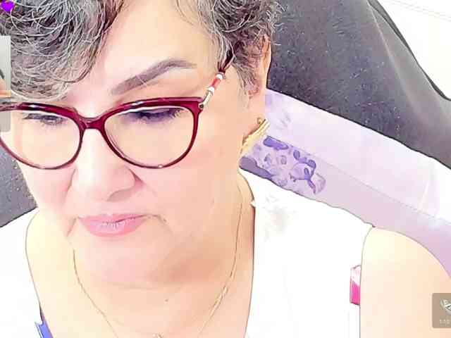 cataleya-mom Live Webcam on BongaCams