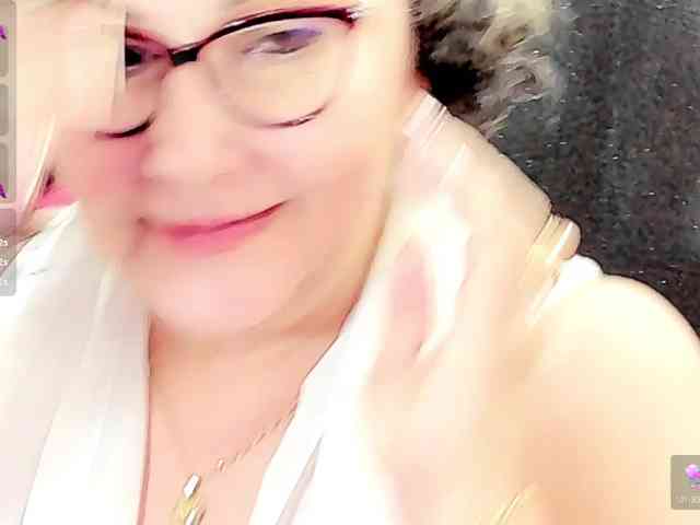 cataleya-mom Live Webcam on BongaCams