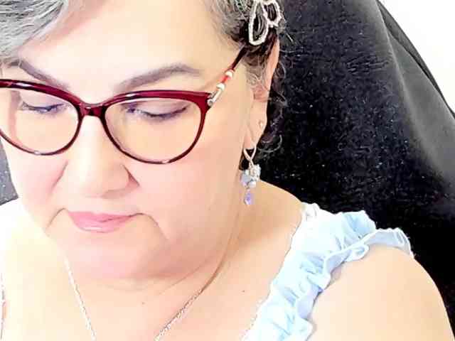 cataleya-mom Live Webcam on BongaCams