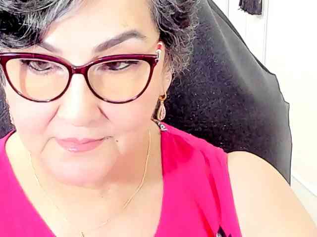 cataleya-mom Live Webcam on BongaCams