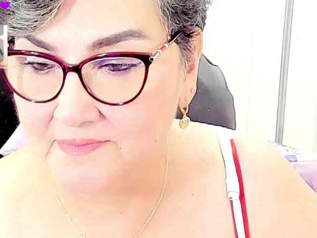 cataleya-mom Live Webcam on BongaCams